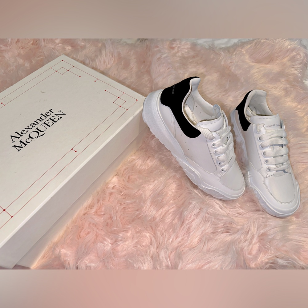 ❌SOLD❌ Alexander McQueen Women’s Court Leather Sneakers size 39 1/2